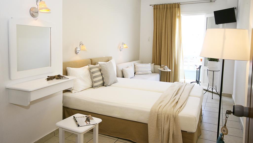 Paradissos Hotel *