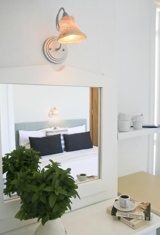 Paradissos Hotel *