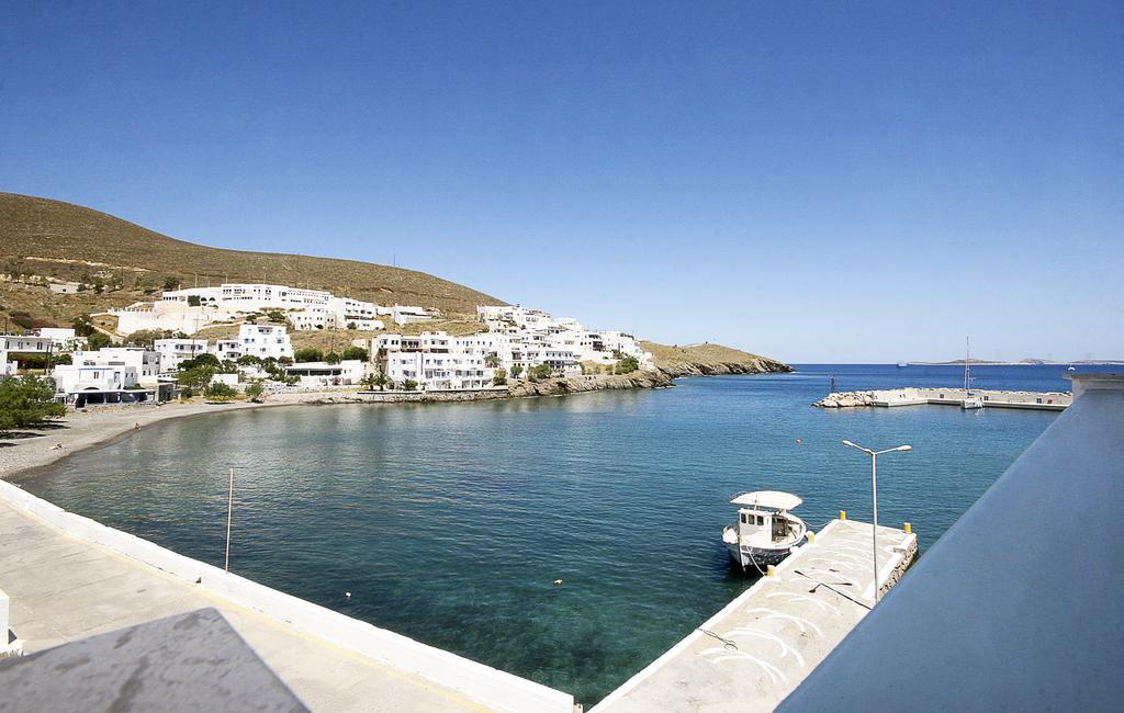 Paradissos Hotel *
