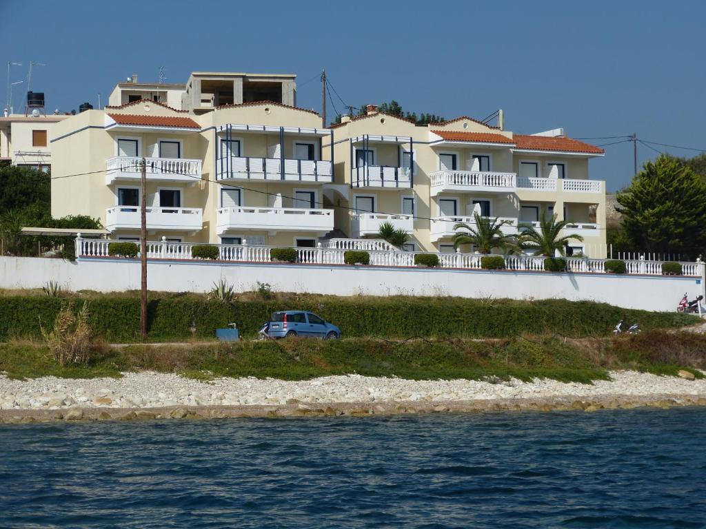 Ostria Seaside And Aparthotel