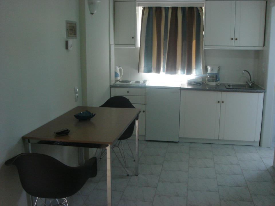 Pella Steve I Apartment *