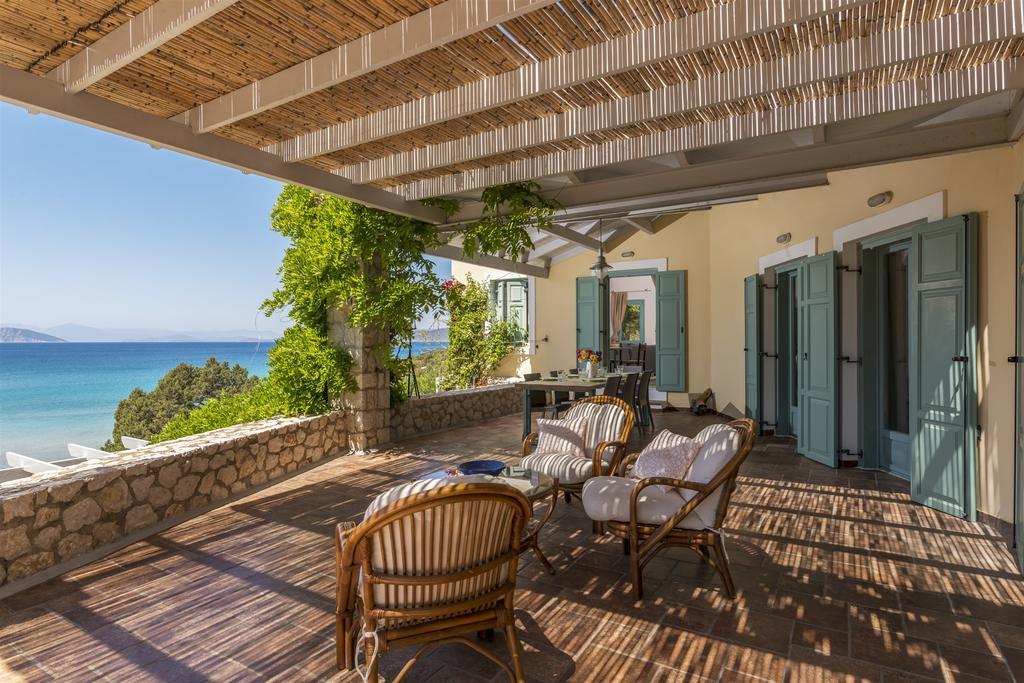 Electra Beachfront Villa *