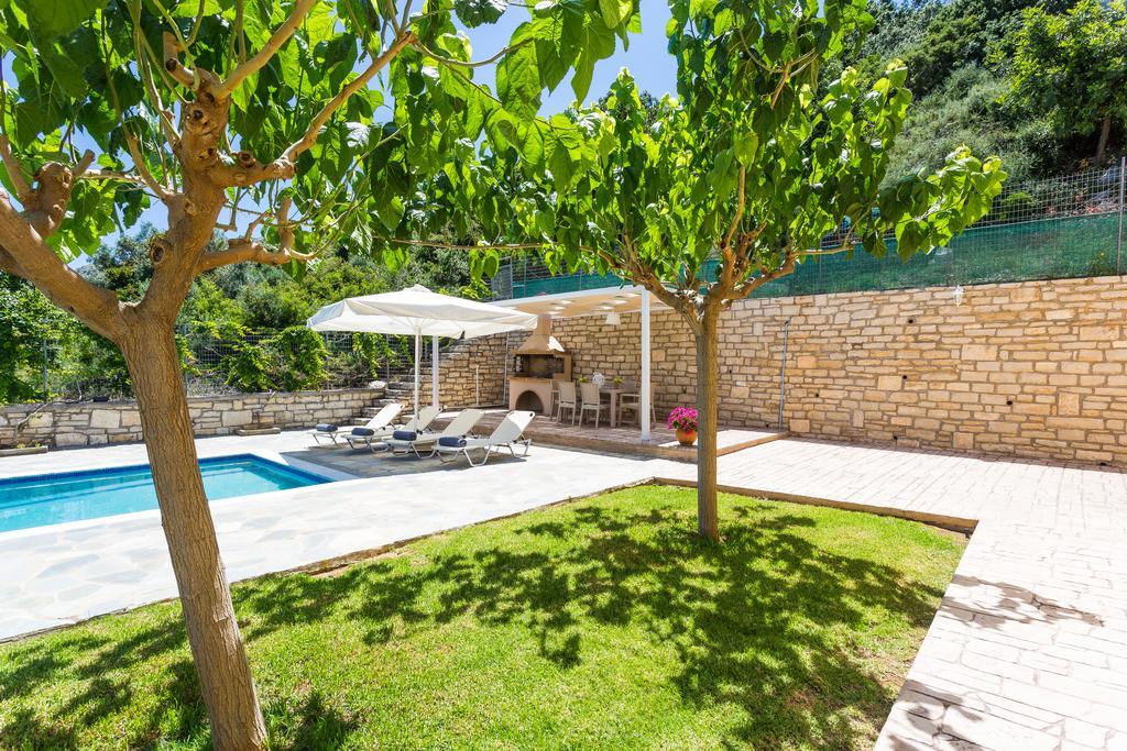 Agios Antonios Villa *