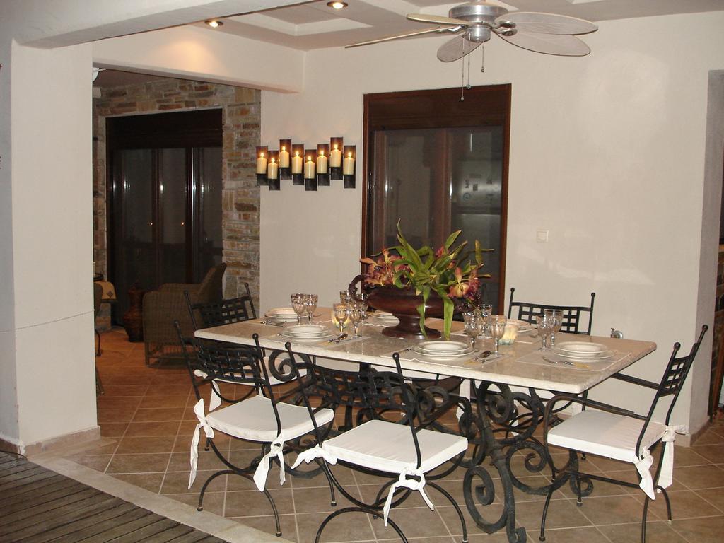 Holiday home Amazing Beachfront Maison Toroni