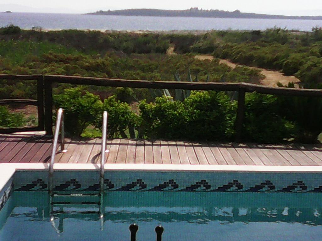 Amazing Beachfront Maison Toroni