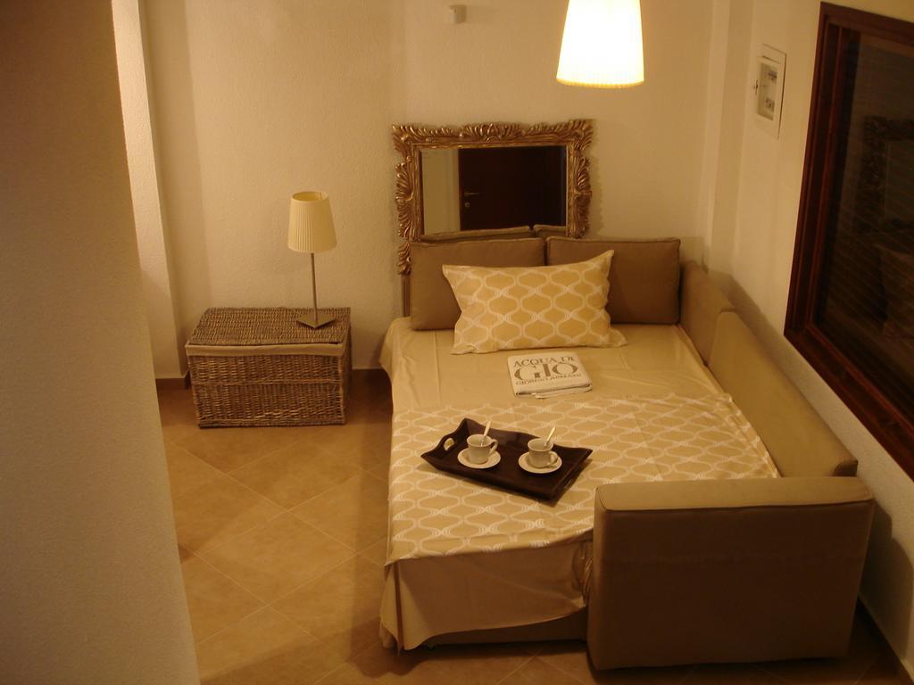 Amazing Beachfront Maison Toroni