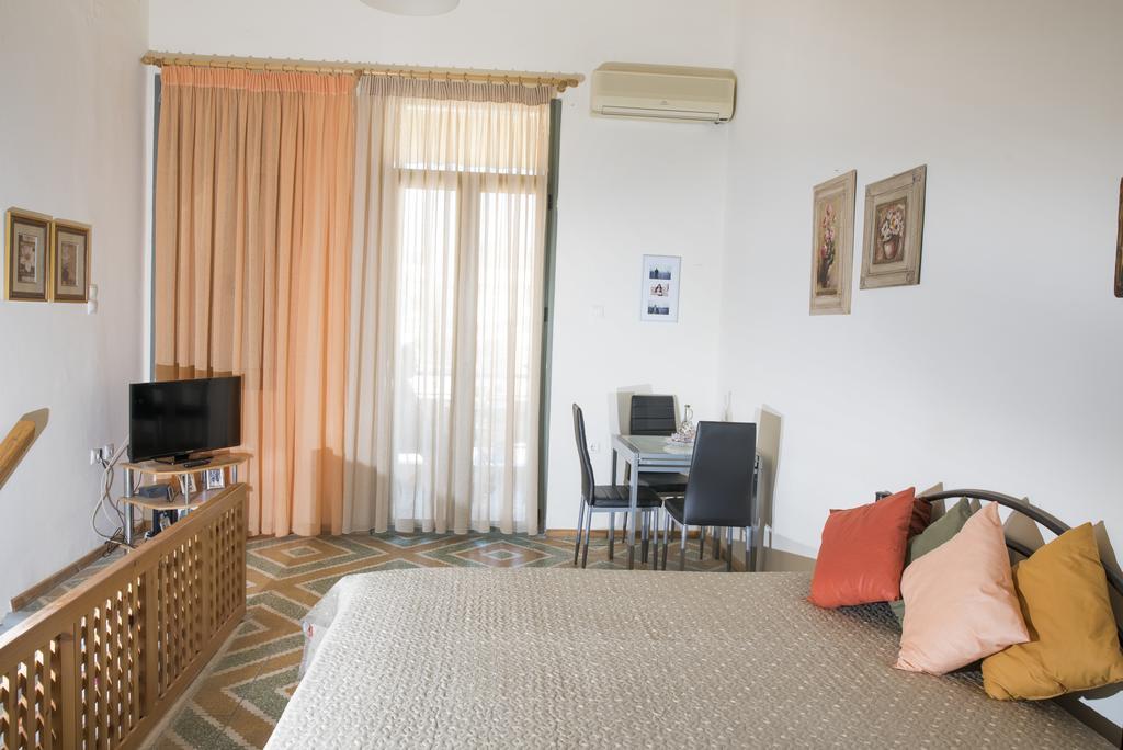 Anna's Sea View Studio Apartment *