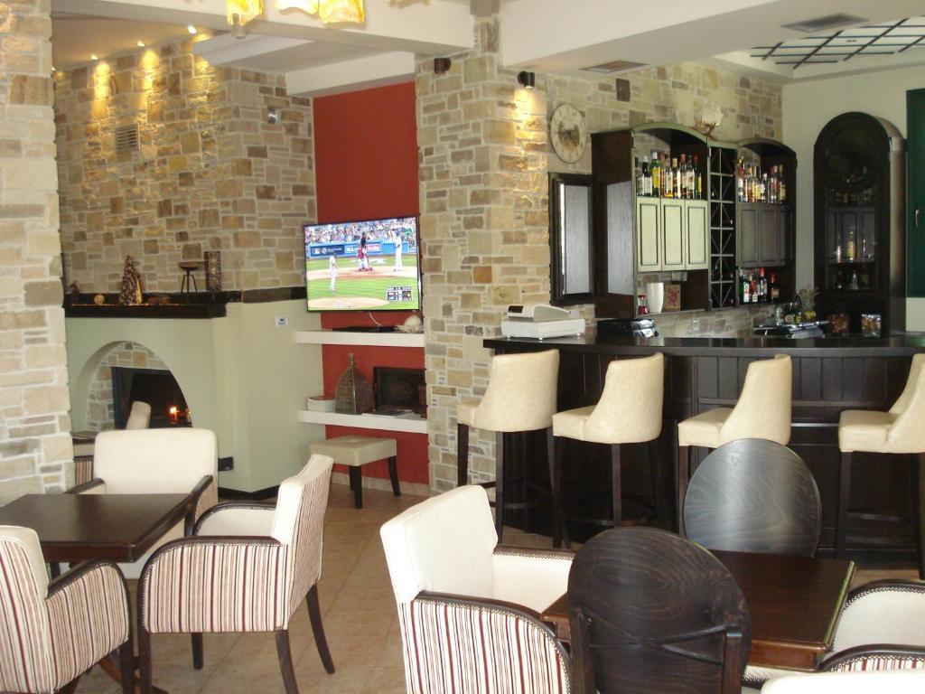 Evzin Hotel 3*