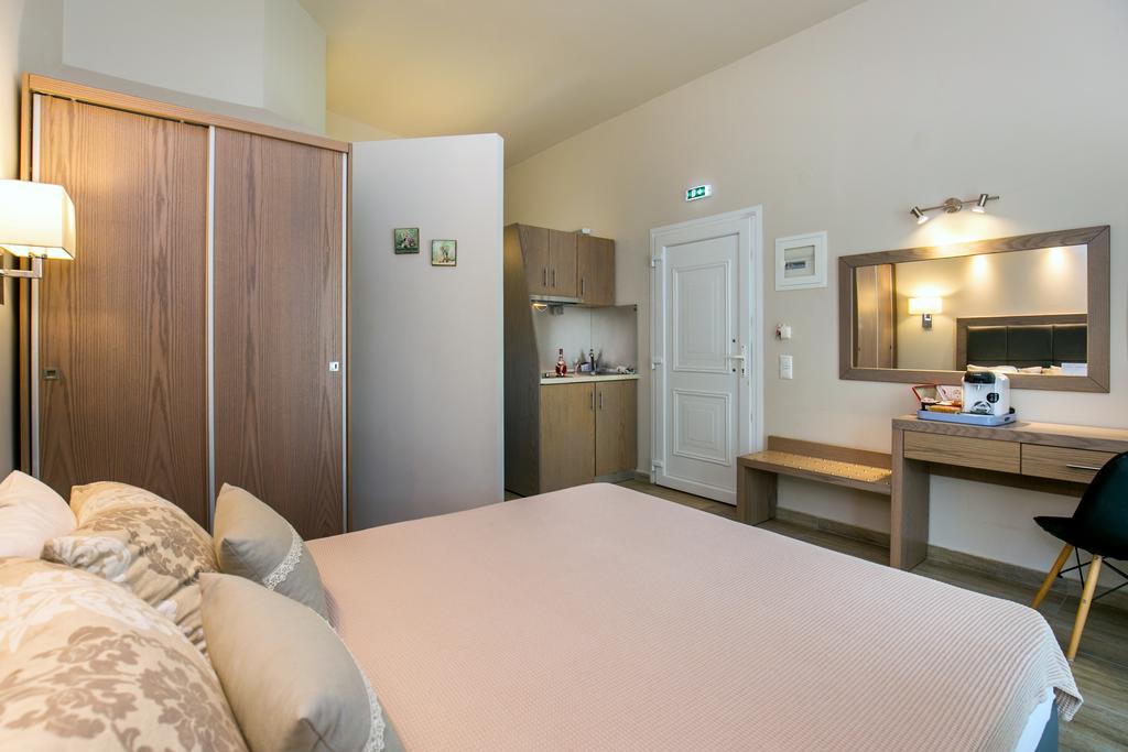 Venice Deluxe Apartment Pefkari