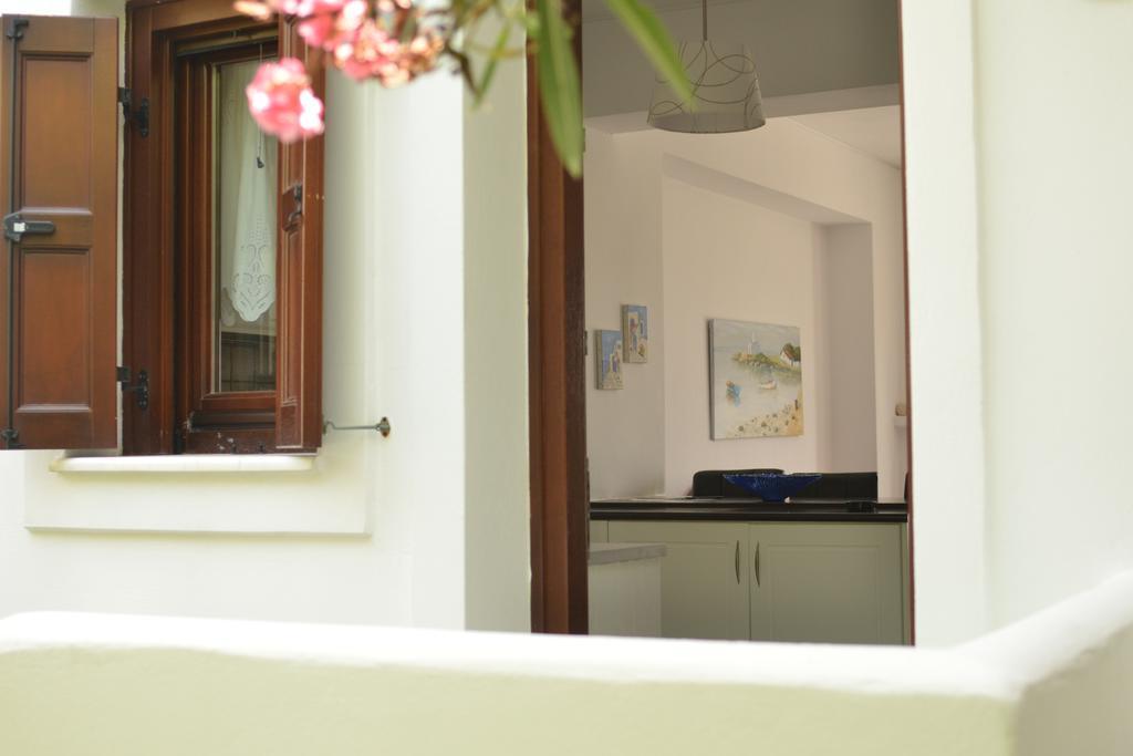 Maestralia Skyros