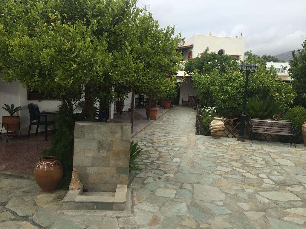 Akti And Guest house