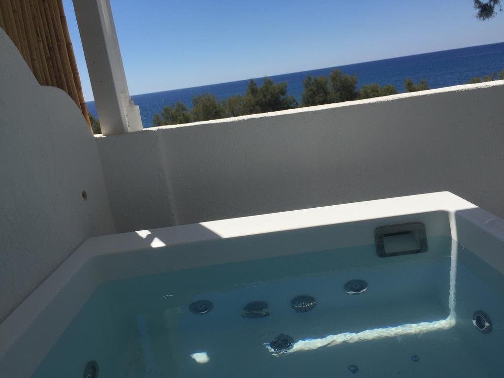 Blue Diamond Bay Perissa (Santorini)