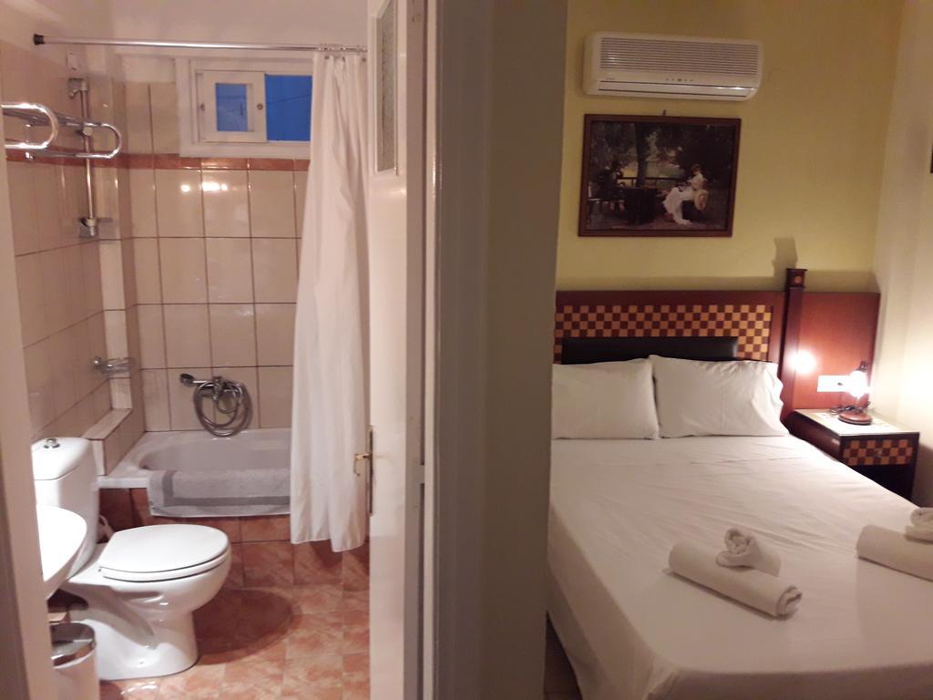 Parthenon Hotel 2*