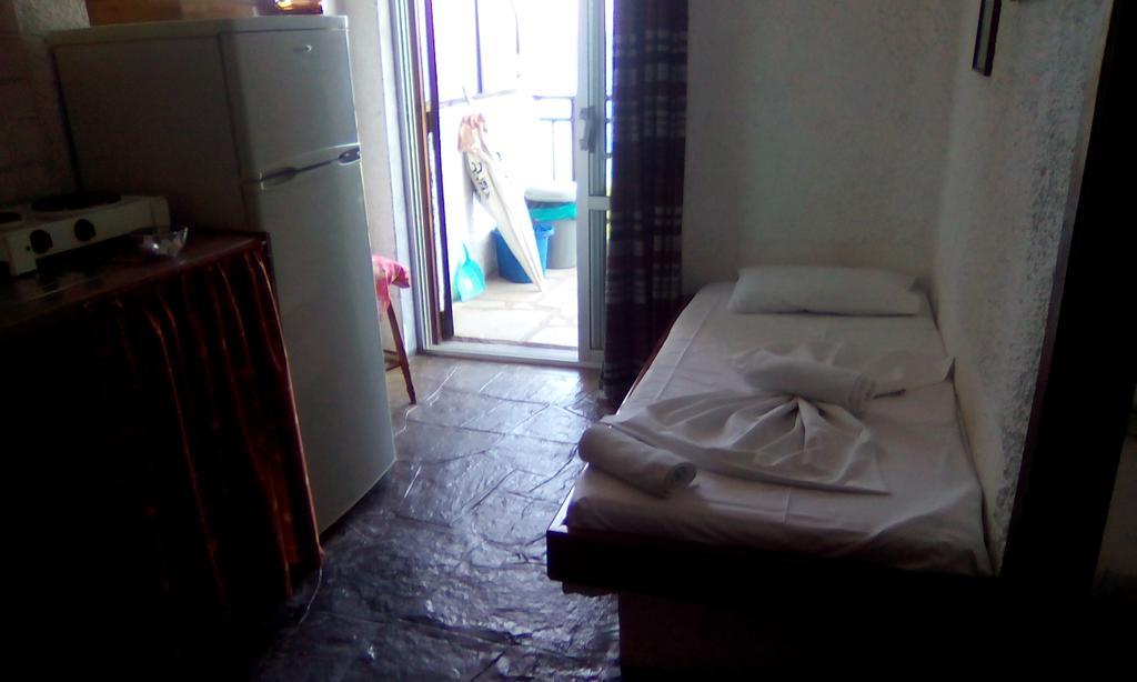 Apartment Alexandros *