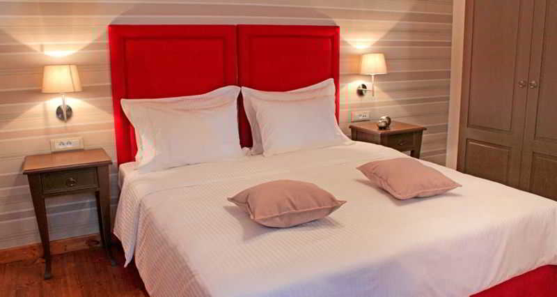 Hotel Nefeles Luxury Residences & Lounge 3*