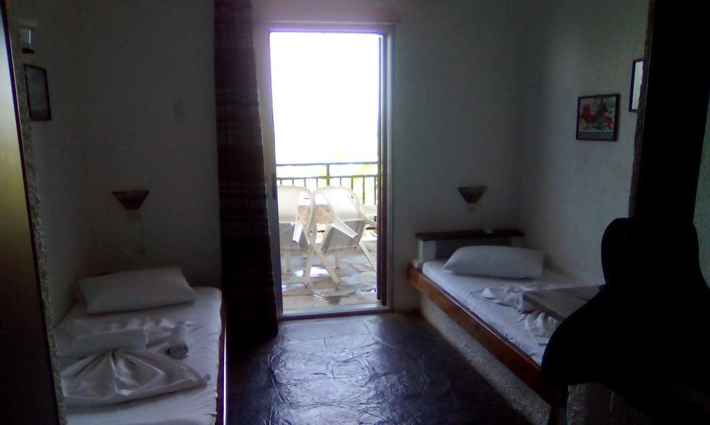 Alexandros Apartment *