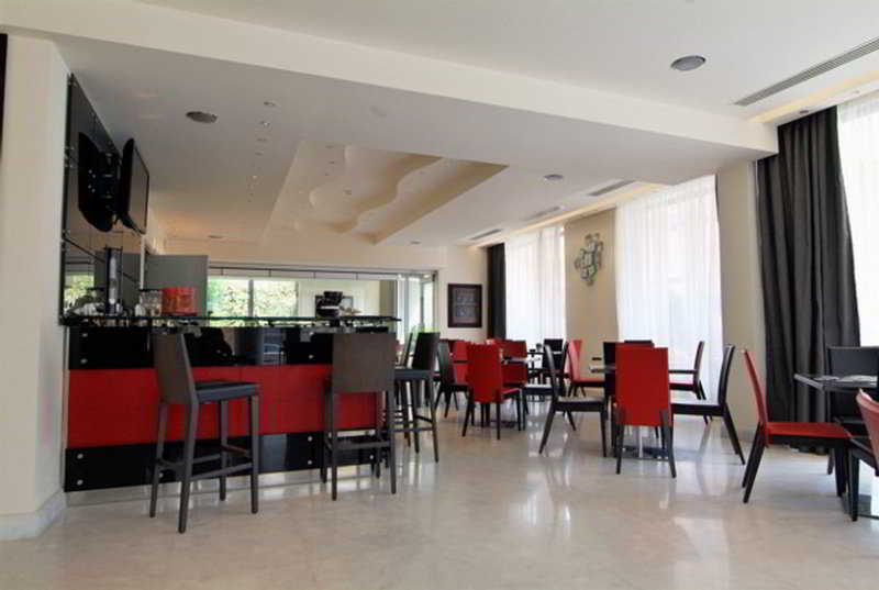 Comfy Boutique Hotel 3*