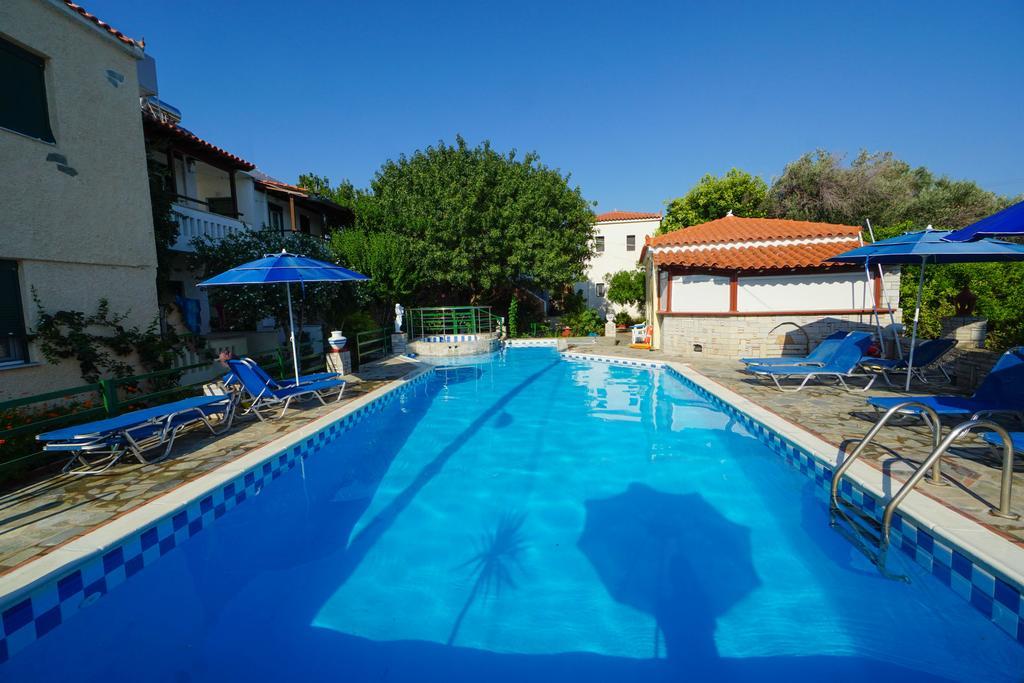 Albatross Aparthotel