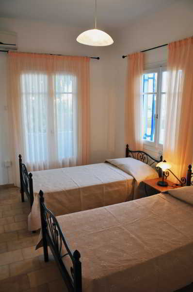 Hotel Elena 2*