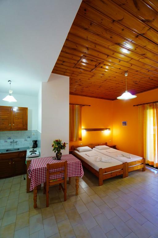 Aparthotel Albatross Marathokampos