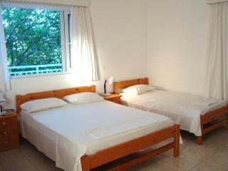 Aparthotel Blue White Apartments - Kefallonia Poolside Retreats Spartia (Kefalonia)