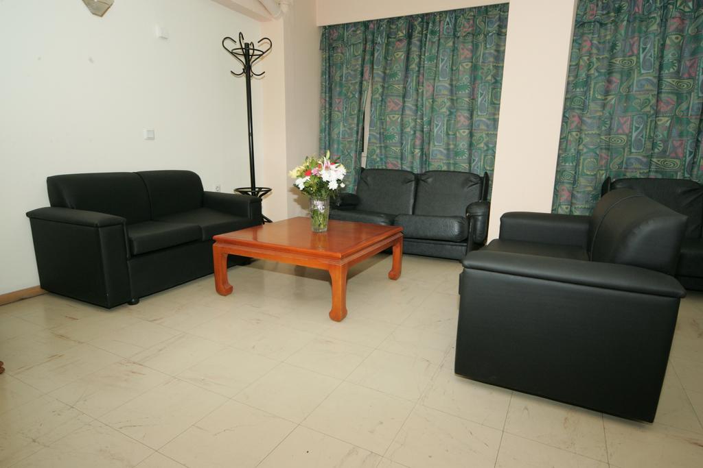 Alma Hotel 2*