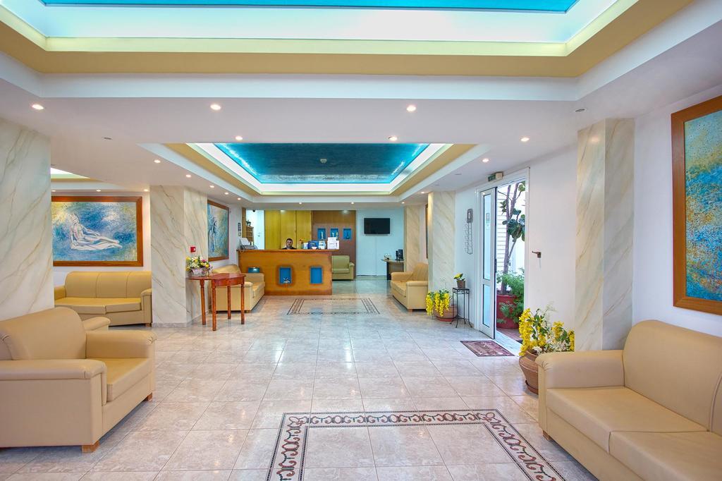 Aparthotel Pinelopi