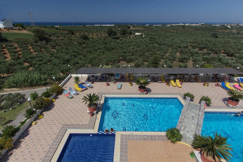 Aparthotel Pinelopi 3*