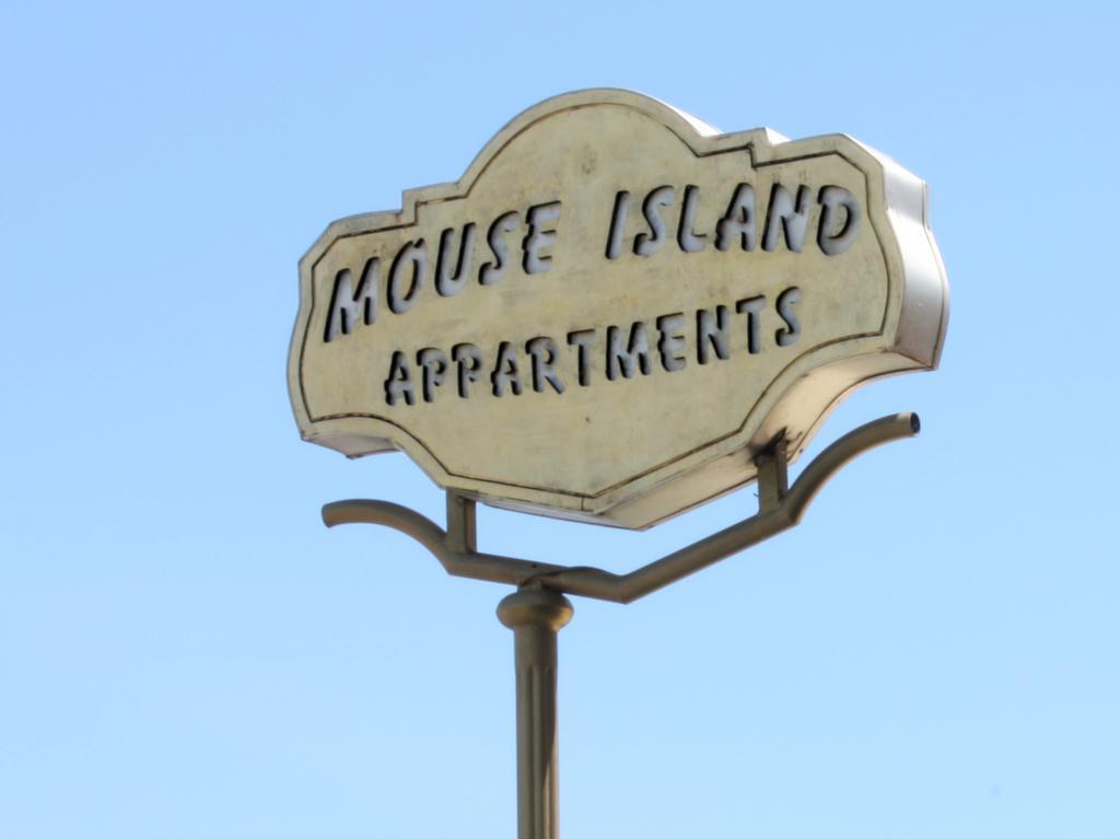 Mouse Island Aparthotel