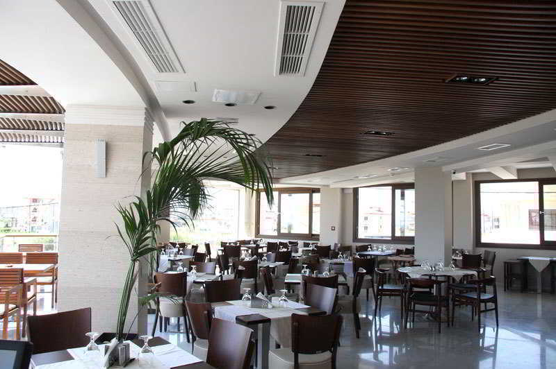 Cosmopolitan & Paralia Katerinis