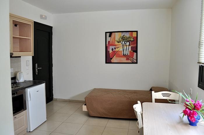 Aparthotel Pefkos Village