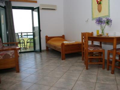 Manos Palace Apartment *
