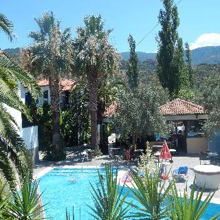 Gardens Aparthotel 2*