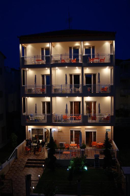 Marie Claire Apartment Olympiaki Akti
