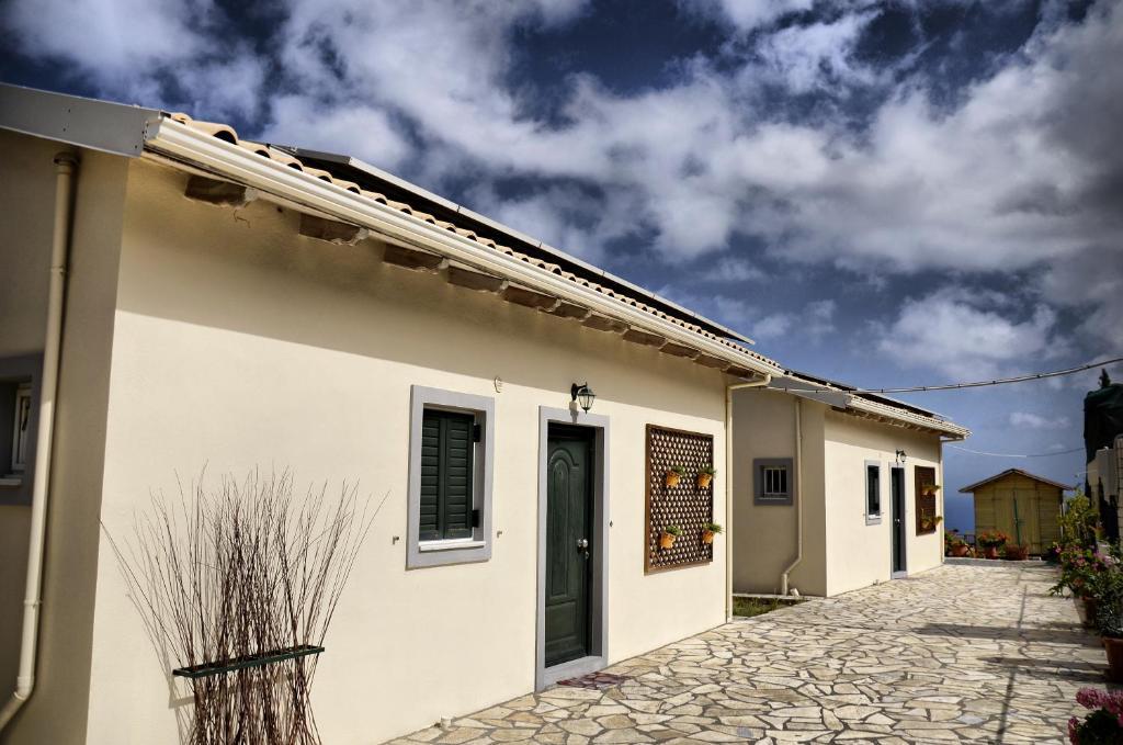 Apartment Evi΄s Agios Nikitas