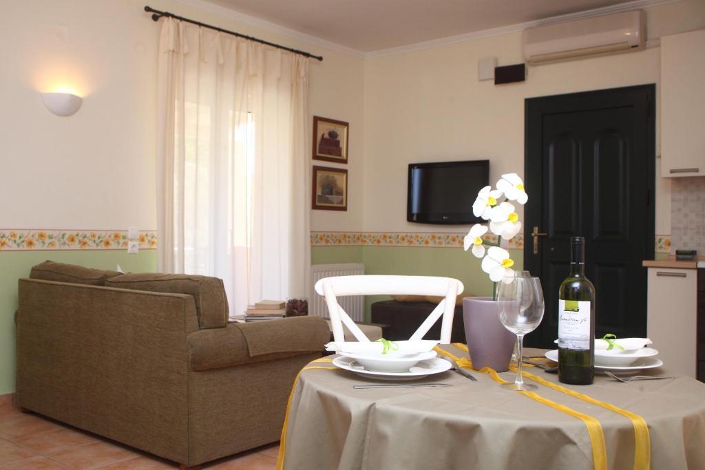 Anthias Garden Apartment *