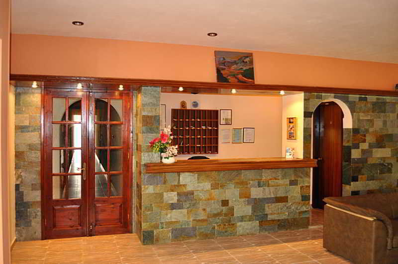 Karavos Aparthotel