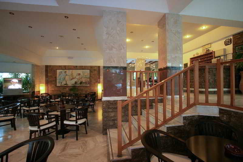 Kassandra Aparthotel