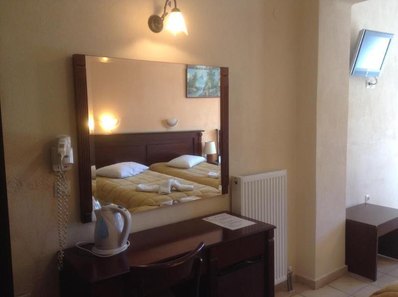 Hotel Kosta Famissi