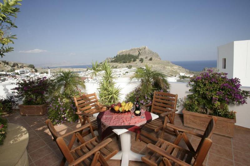 Chrysa * Lindos (Rhodes)