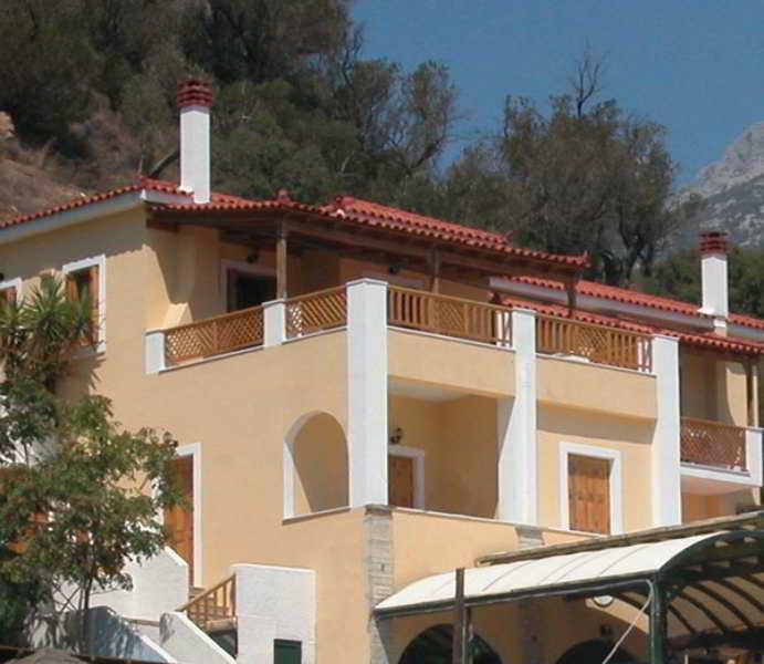 Nereides Seaside Apartment Marathokampos