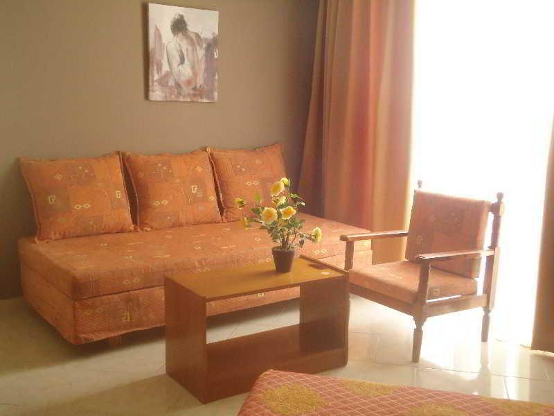 Aparthotel Lyristis Dinos & 3*
