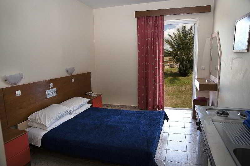 Akti Dimis Aparthotel 2*