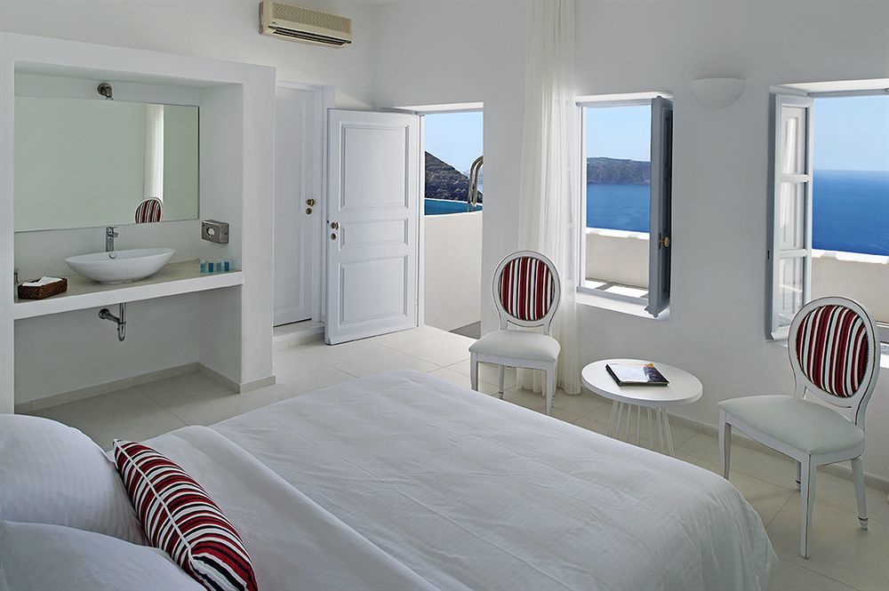 Lilium Santorini Hotel 5*
