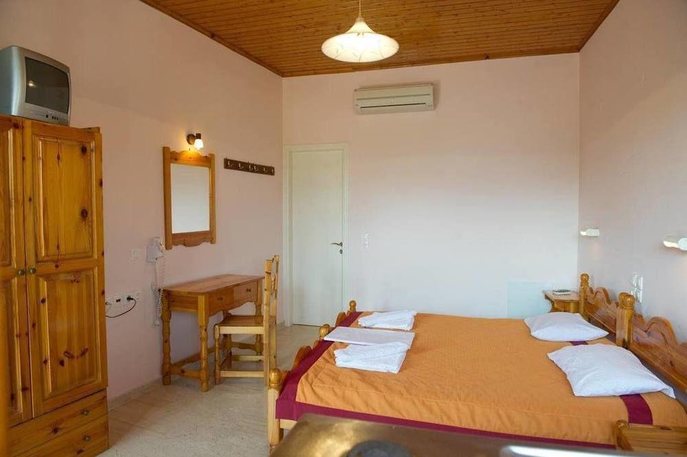 Geroulis Stefanos Studios * Vasiliki (Lefkada)