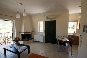 Aparthotel Santa Emelia 3*