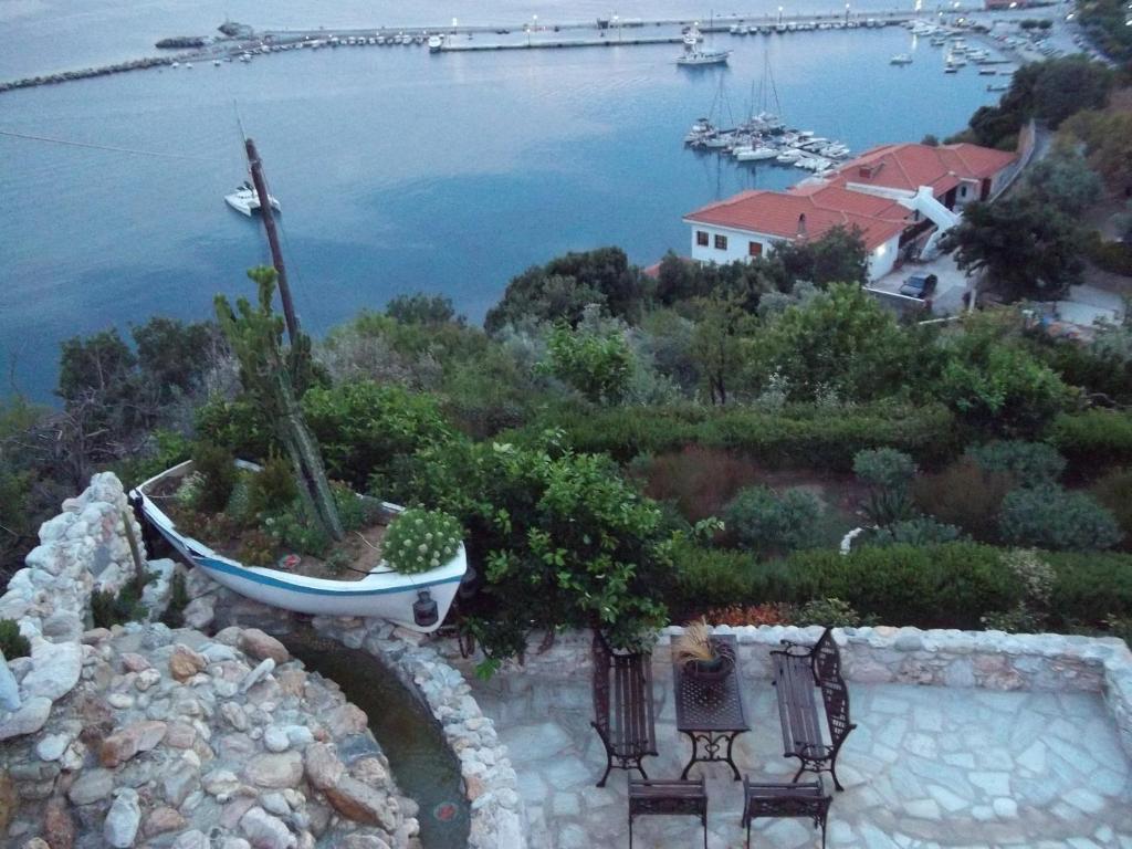 Aegean Wave - Faros Aparthotel Loutraki (Skopelos)