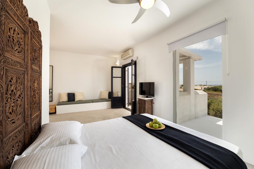 Pela Aparthotel 2*
