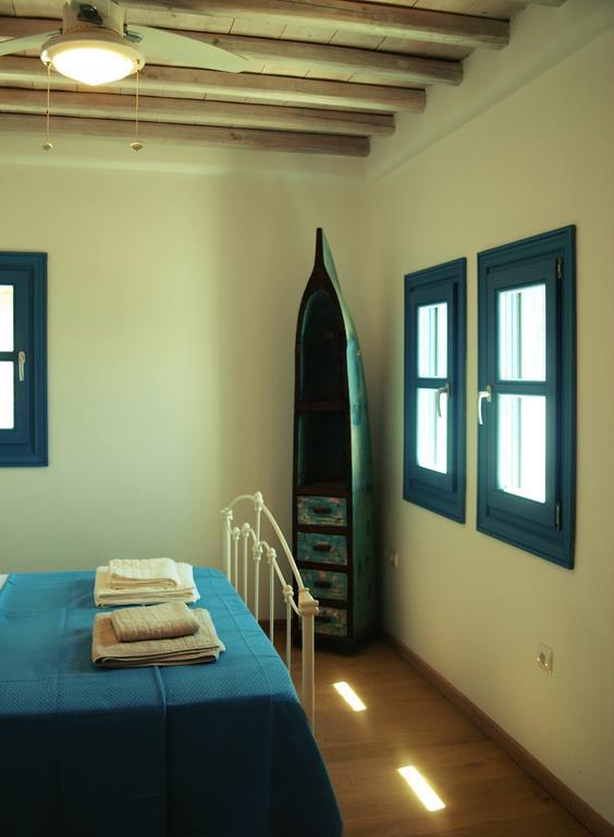 Almyra Yellow Holiday home Kythnos