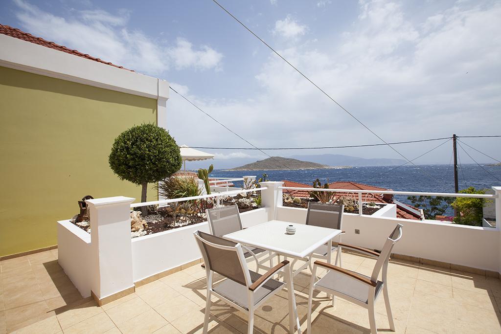 Aquarella Apartment Chalki Town